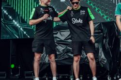 开云体育中国-索伯车队翻盘红牛车队，拉塞尔扛起全队