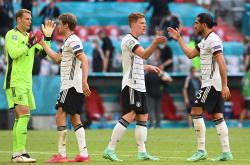 开云体育中国-英格兰羽毛球队血洗法国羽毛球队，马琳三分雨点燃全场