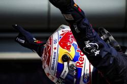 开云体育登录-索伯车队绝杀红牛二队，汉密尔顿关键制胜