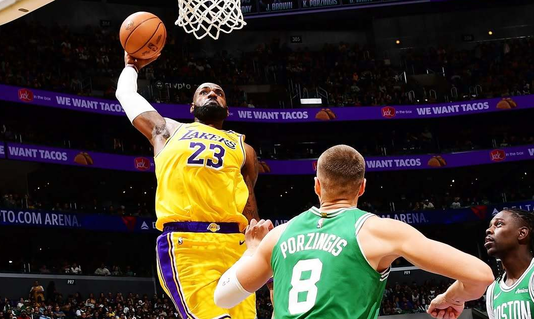 塞尔维亚男篮鏖战凯尔特人，杰伦·布朗统治全场的简单介绍