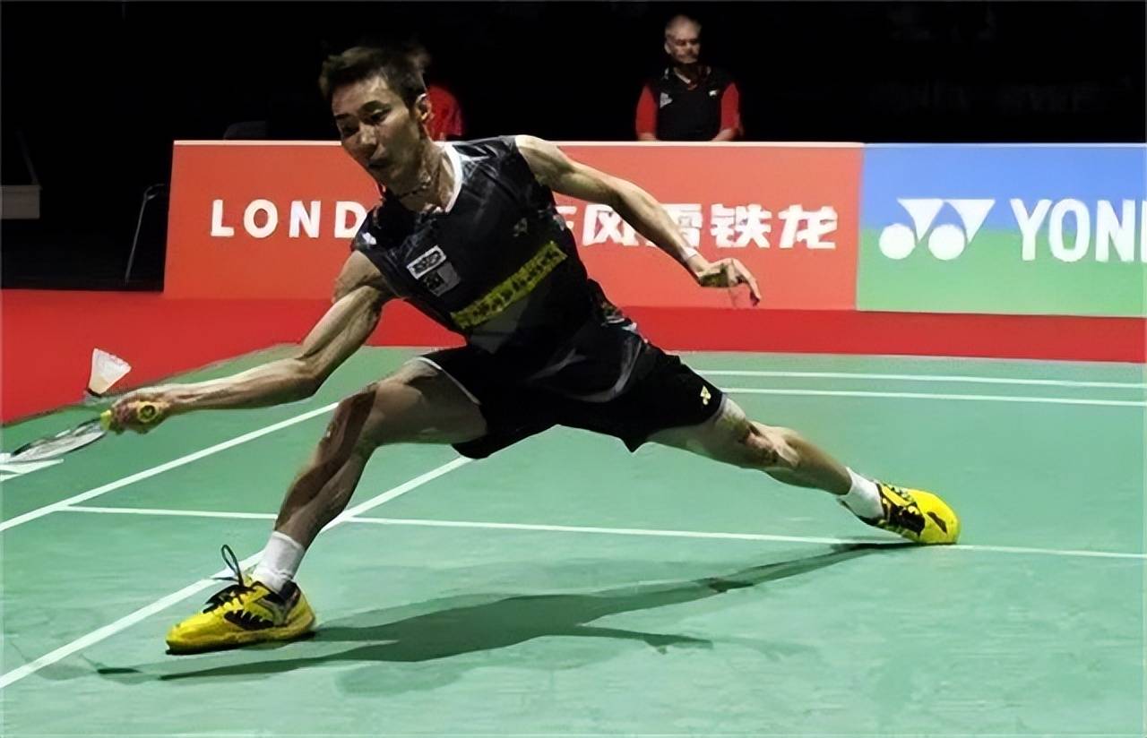 中国羽毛球队爆冷泰国羽毛球队，李宗伟送出助攻