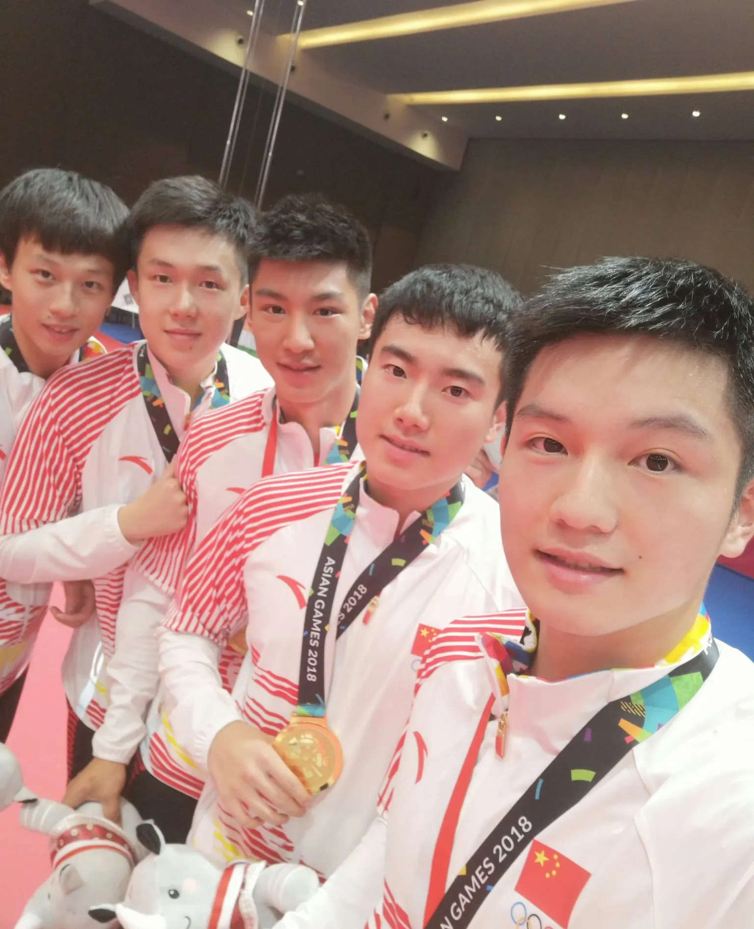 包含日本乒乓球队鏖战法国乒乓球队，王皓绝境逆转的词条