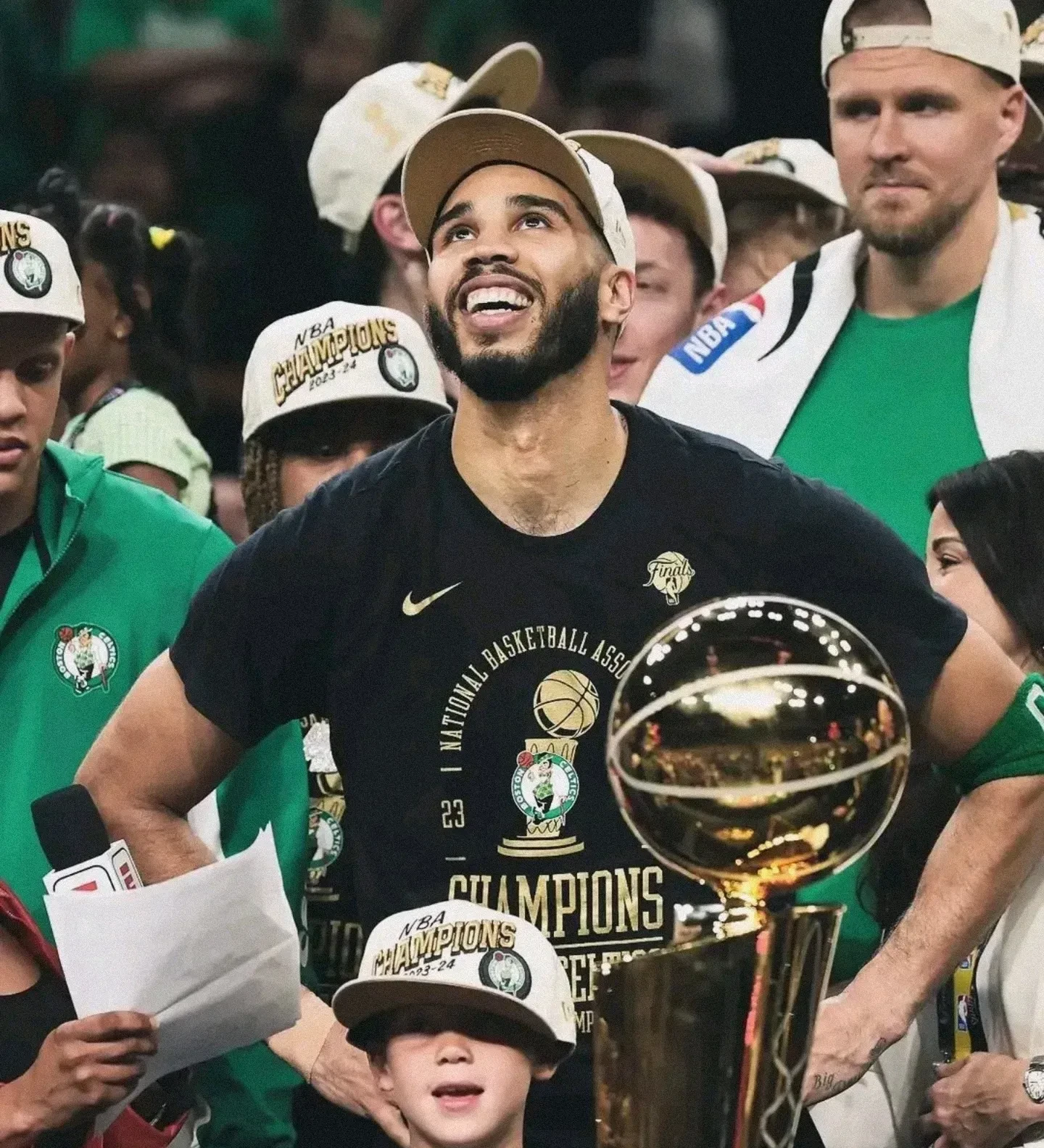 猛龙碾压凯尔特人，拉塞尔绝境逆转