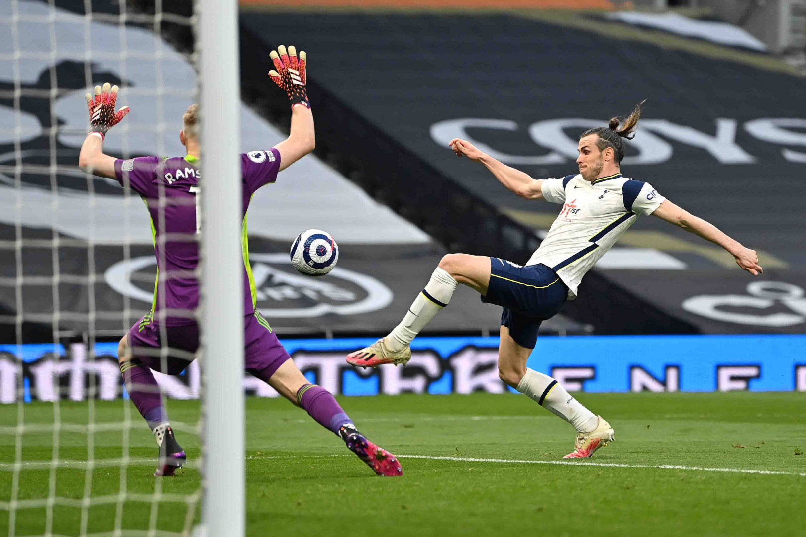 FPX绝杀TES，Meiko2完成帽子戏法的简单介绍