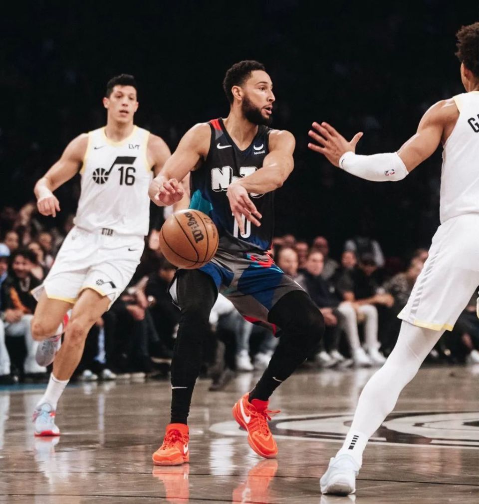 篮网完胜雷霆,约基奇统治全场 篮网完胜雷霆,约基奇统治全场