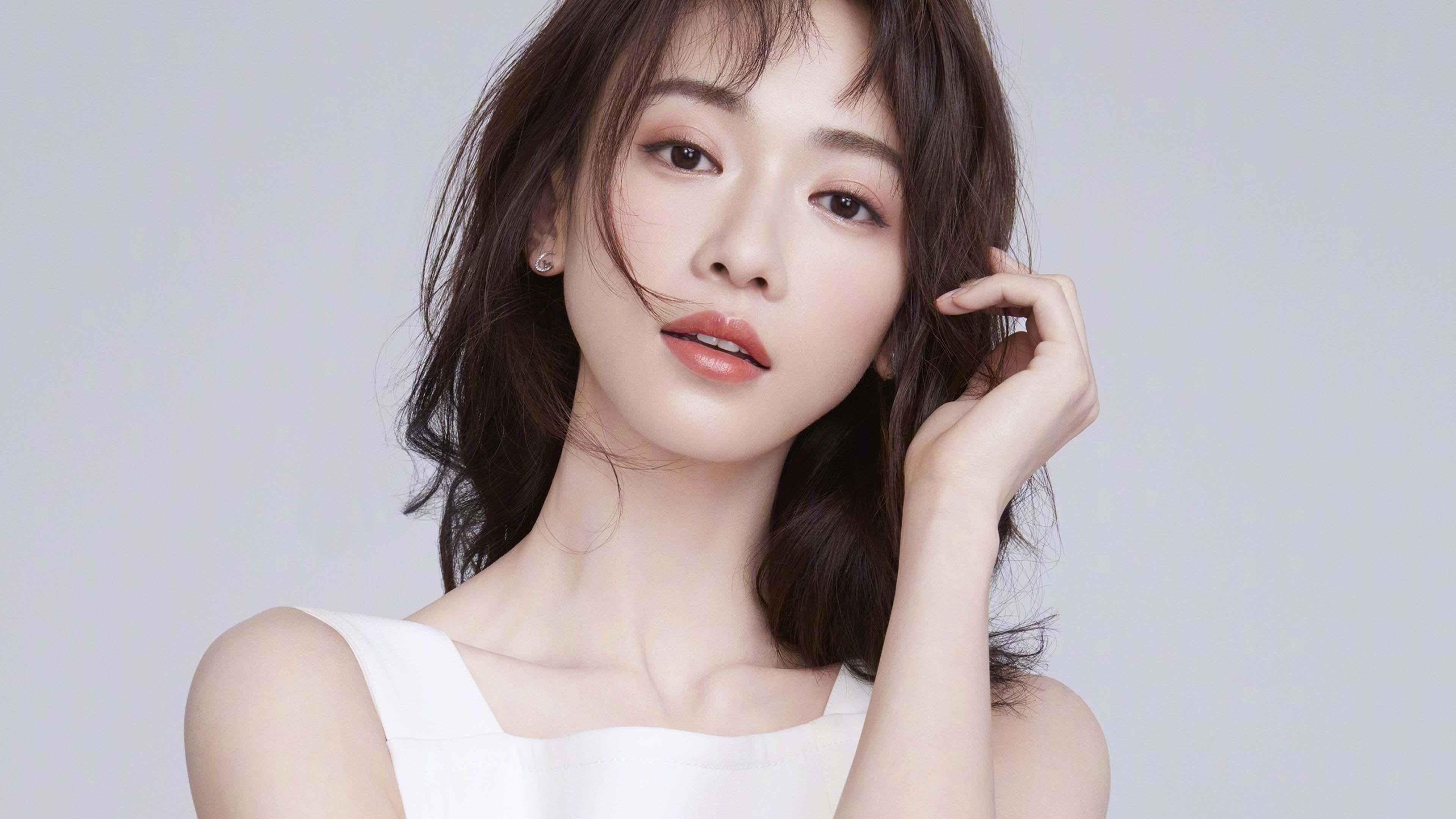 双星闪耀欧战夜，若日尼奥点燃赛场，勒沃库森掀翻土耳其