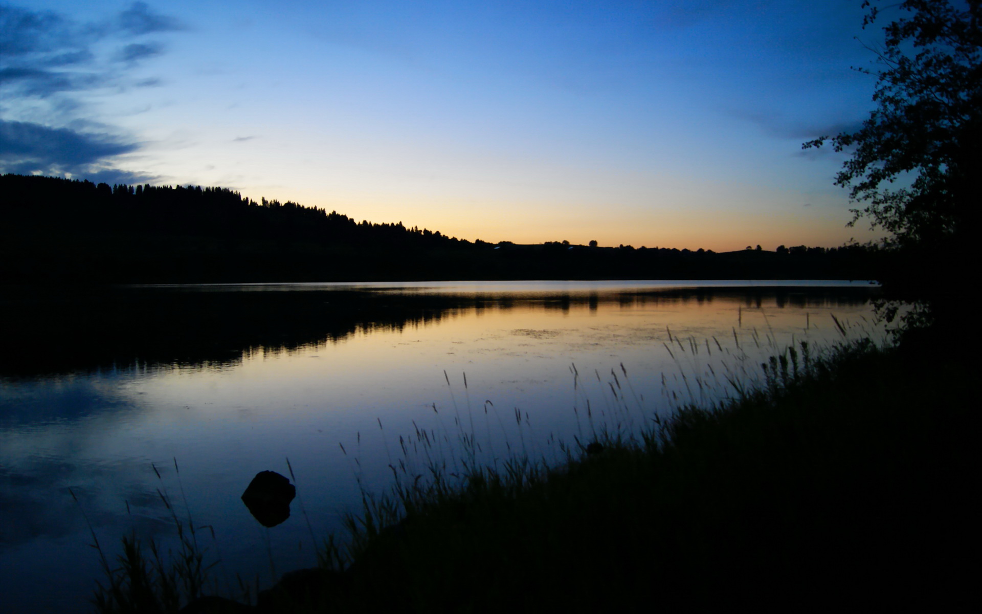 末节超车,当F1引擎的嘶吼遇见足球终场的绝杀